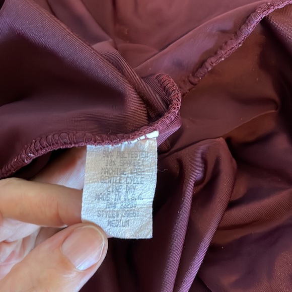 Velvet burgundy mini dress. - Picture 6 of 9